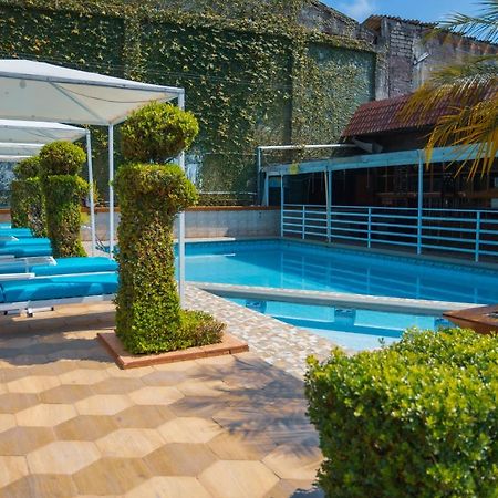 Hotel & Suites Posada Molina Куэтсалан-дель-Проґресо Екстер'єр фото