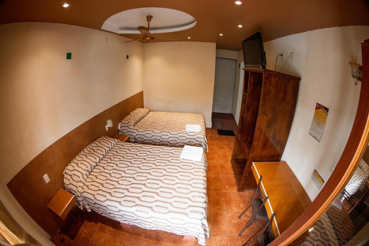 Hotel & Suites Posada Molina Куэтсалан-дель-Проґресо Екстер'єр фото