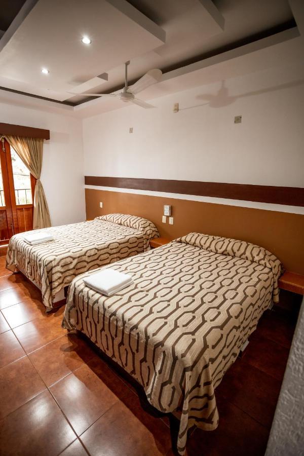 Hotel & Suites Posada Molina Куэтсалан-дель-Проґресо Екстер'єр фото