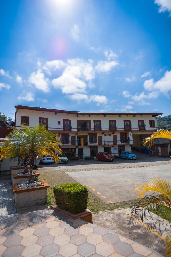 Hotel & Suites Posada Molina Куэтсалан-дель-Проґресо Екстер'єр фото