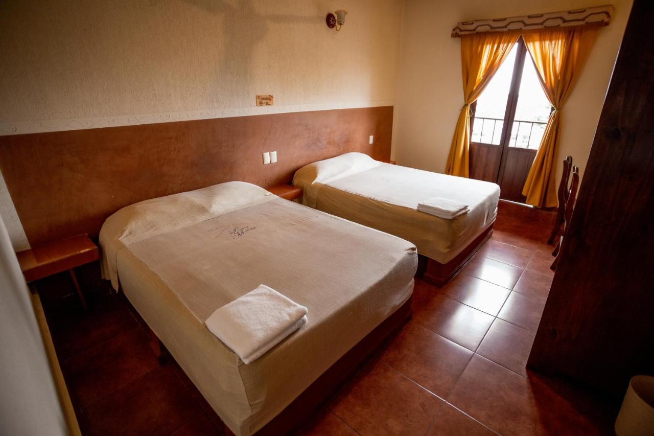 Hotel & Suites Posada Molina Куэтсалан-дель-Проґресо Екстер'єр фото