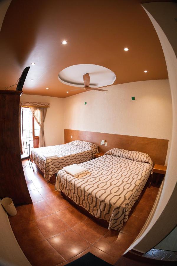 Hotel & Suites Posada Molina Куэтсалан-дель-Проґресо Екстер'єр фото